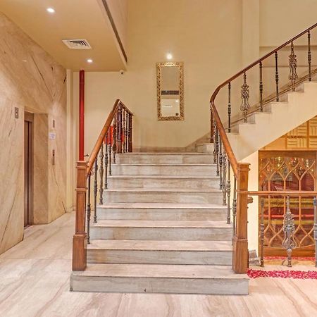 Oyo Townhouse 934 L'Elegant Hotel & Banquetby Ace Manor Ghaziabad Eksteriør bilde