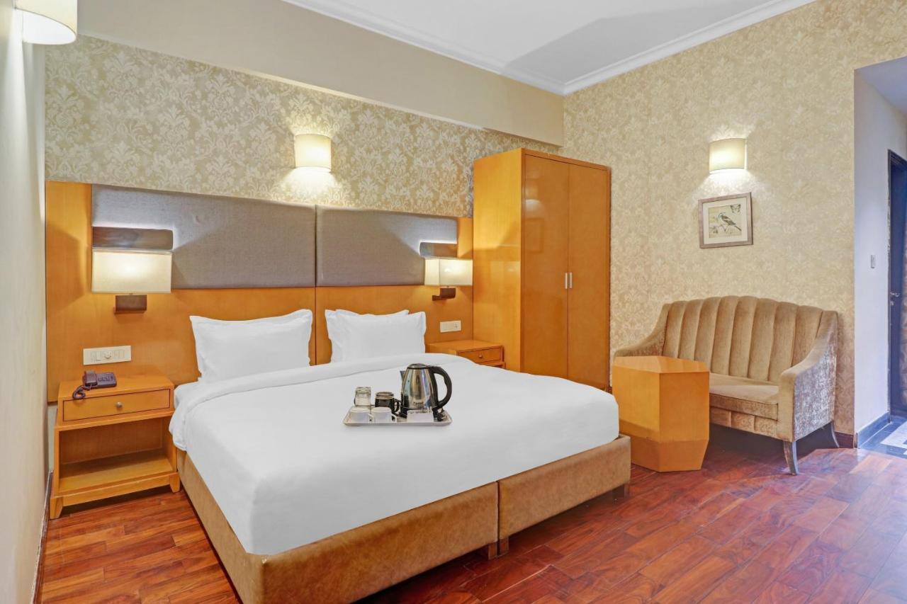 Oyo Townhouse 934 L'Elegant Hotel & Banquetby Ace Manor Ghaziabad Eksteriør bilde