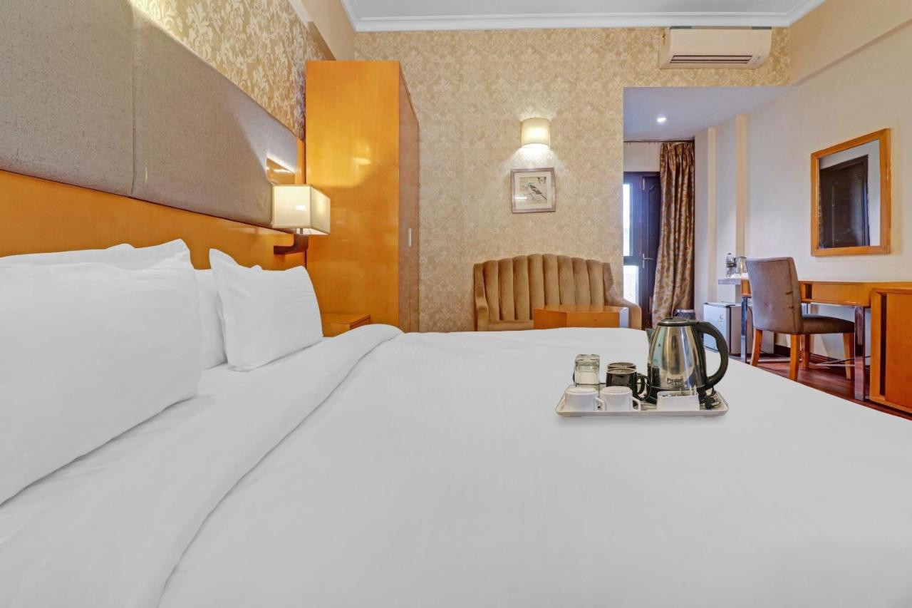 Oyo Townhouse 934 L'Elegant Hotel & Banquetby Ace Manor Ghaziabad Eksteriør bilde
