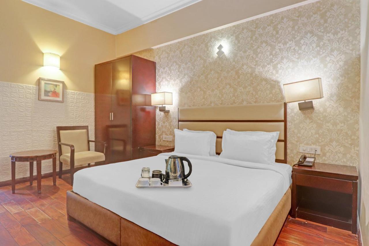Oyo Townhouse 934 L'Elegant Hotel & Banquetby Ace Manor Ghaziabad Eksteriør bilde