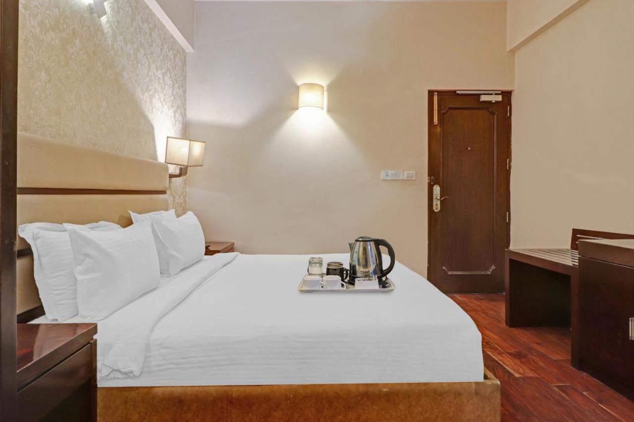 Oyo Townhouse 934 L'Elegant Hotel & Banquetby Ace Manor Ghaziabad Eksteriør bilde