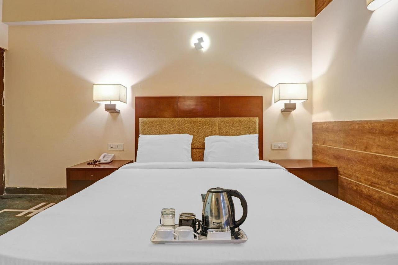 Oyo Townhouse 934 L'Elegant Hotel & Banquetby Ace Manor Ghaziabad Eksteriør bilde